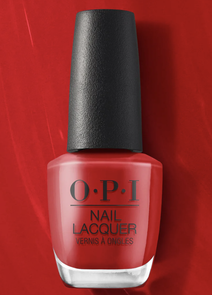 Vernis à ongles OPI classique offrant une couleur intense et une finition brillante pour une manucure intemporelle.